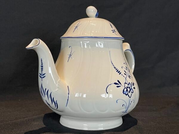 Villeroy & Boch Porcelain Tea Pot Blue Floral Vieux Luxembourg Depuis 1748 VTG - Image 4