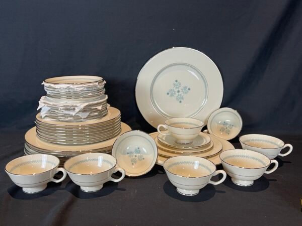 Vintage LENOX Charmaine 40-piece Dinner Set - Settings for 8 people